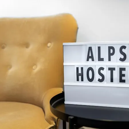 Alps 旅馆 *